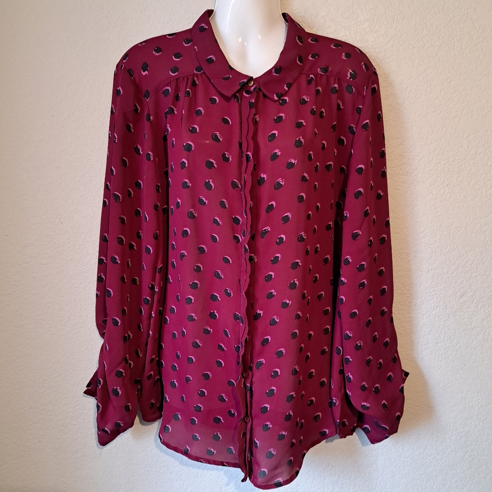 Elle button down blouse. Size XLARGE